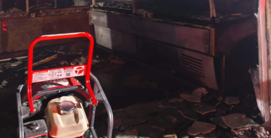 ام الفحم.حريق كبير في محل تجاري دون إصابات.